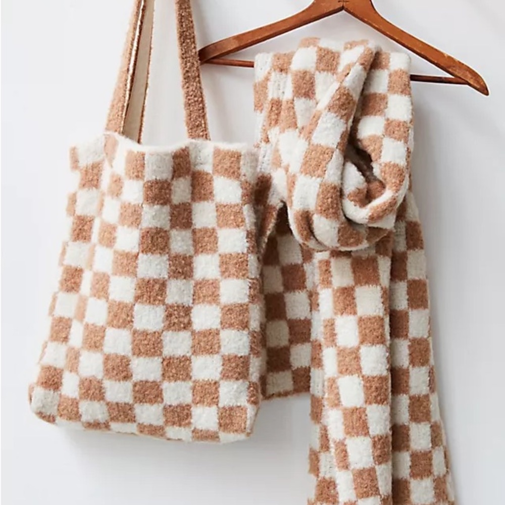 Checkered Carry On Tote Set